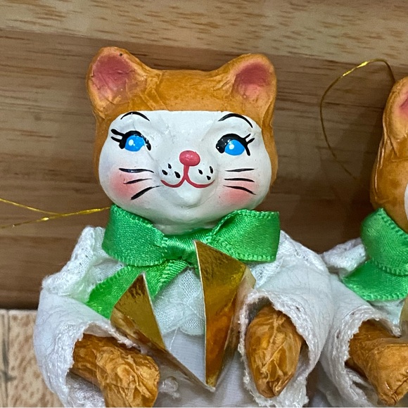 3 Vintage Anthropomorphic Cats Caroling Carolers Christmas Ornaments - Picture 3 of 8